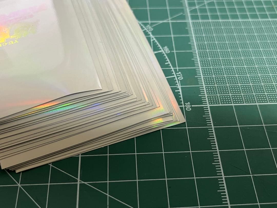 遊戯王　スリーブ　閃光の波動　初期ロゴ　白　ホワイトパール　25枚