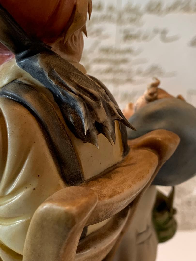 イタリア製　カポテモンテ　靴屋の叔父さんと少年の陶器人形！まつ毛まで陶器です！