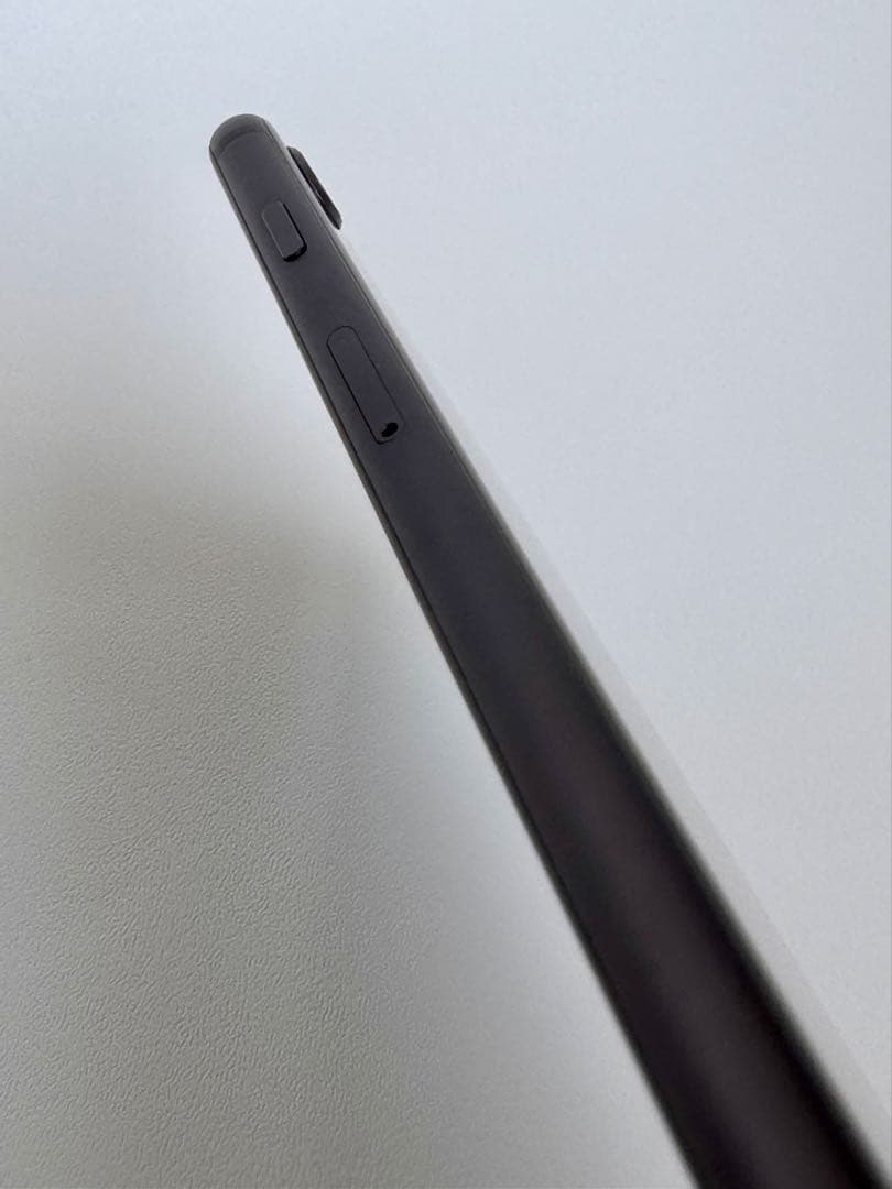 【超美品】Apple iPhone 8 スペースグレイ 64G バッテリー92%