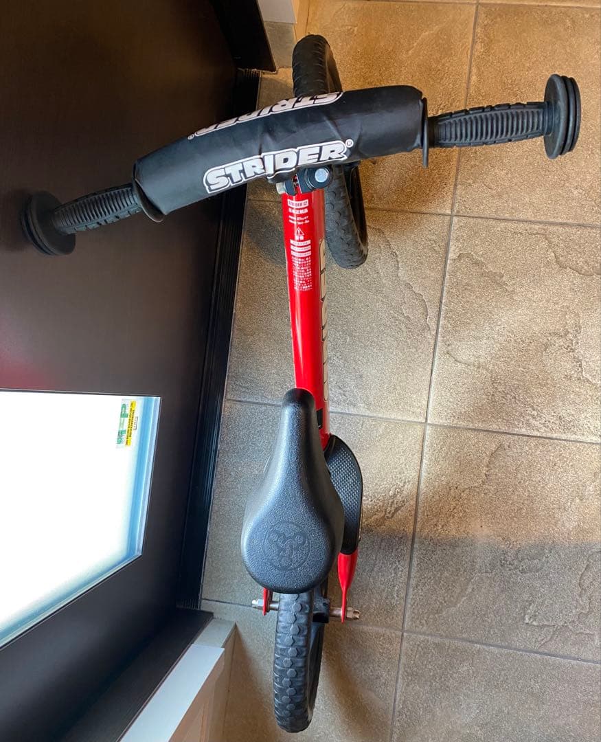 ひよこ　ストライダー STRIDER レッド