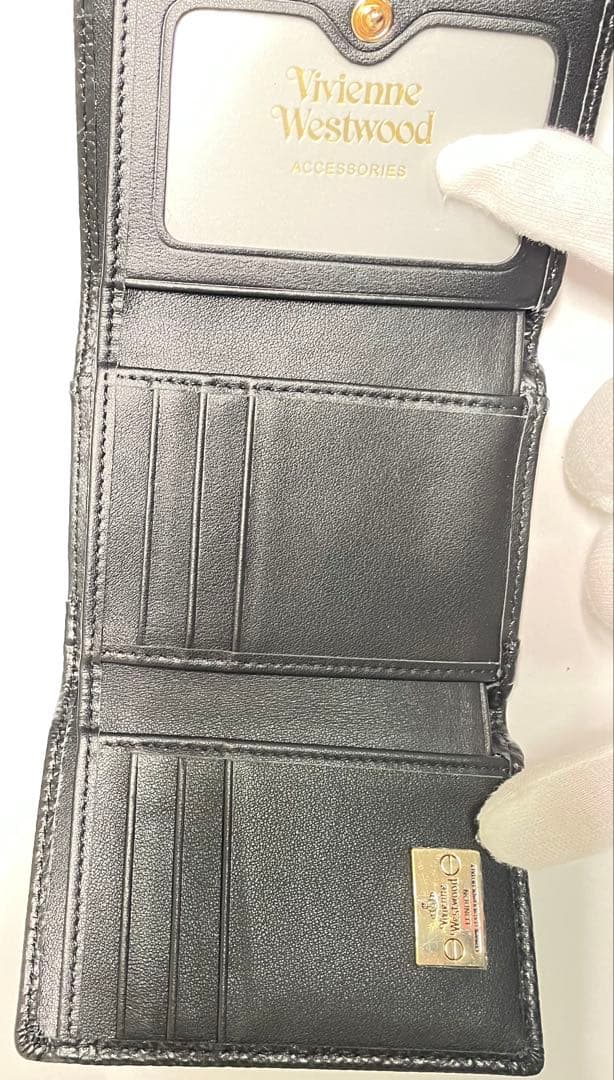 【新品】　vivienne westwood 人気商品　三つ折り財布