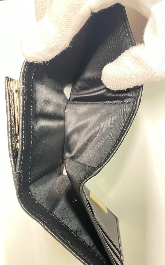 【新品】　vivienne westwood 人気商品　三つ折り財布