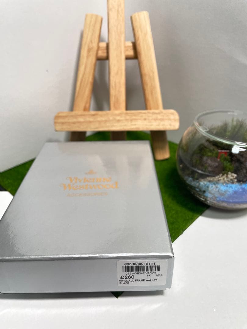 【新品】　vivienne westwood 人気商品　三つ折り財布