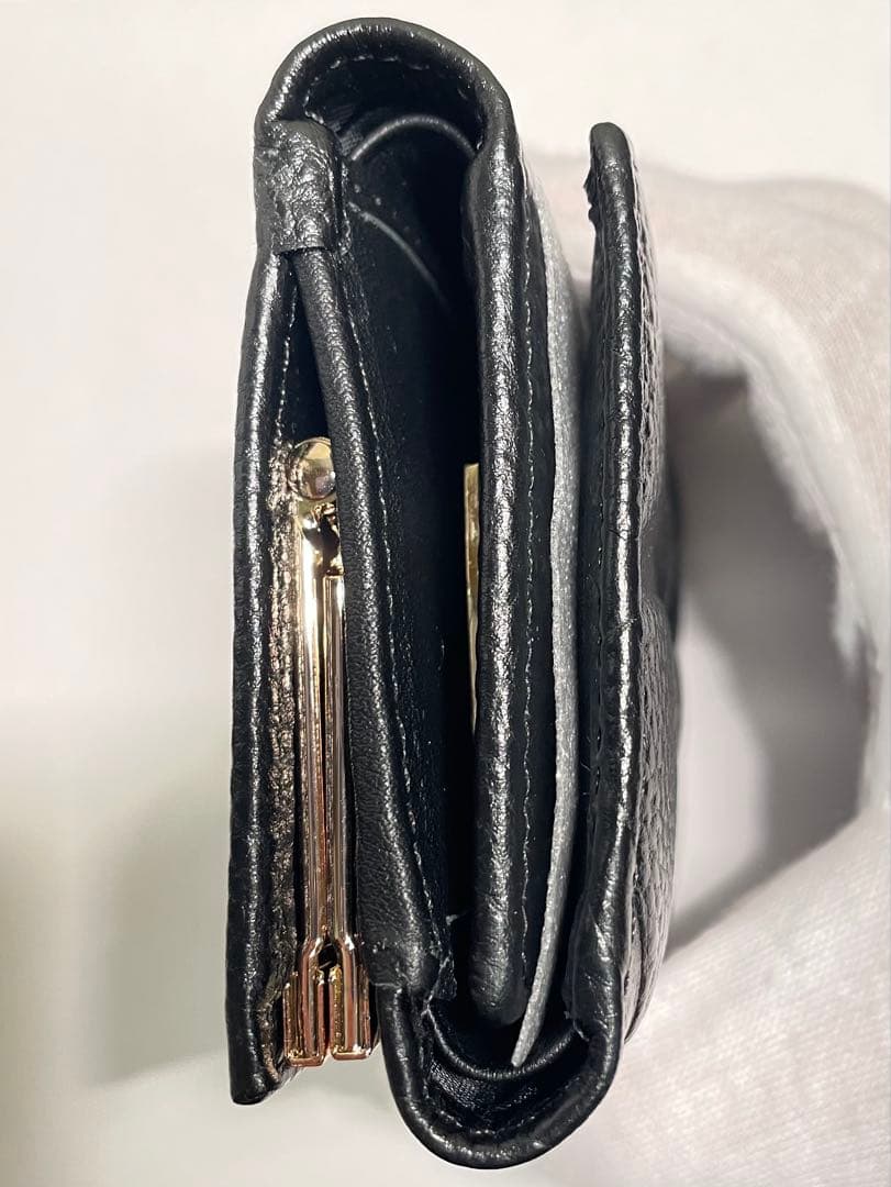 【新品】　vivienne westwood 人気商品　三つ折り財布