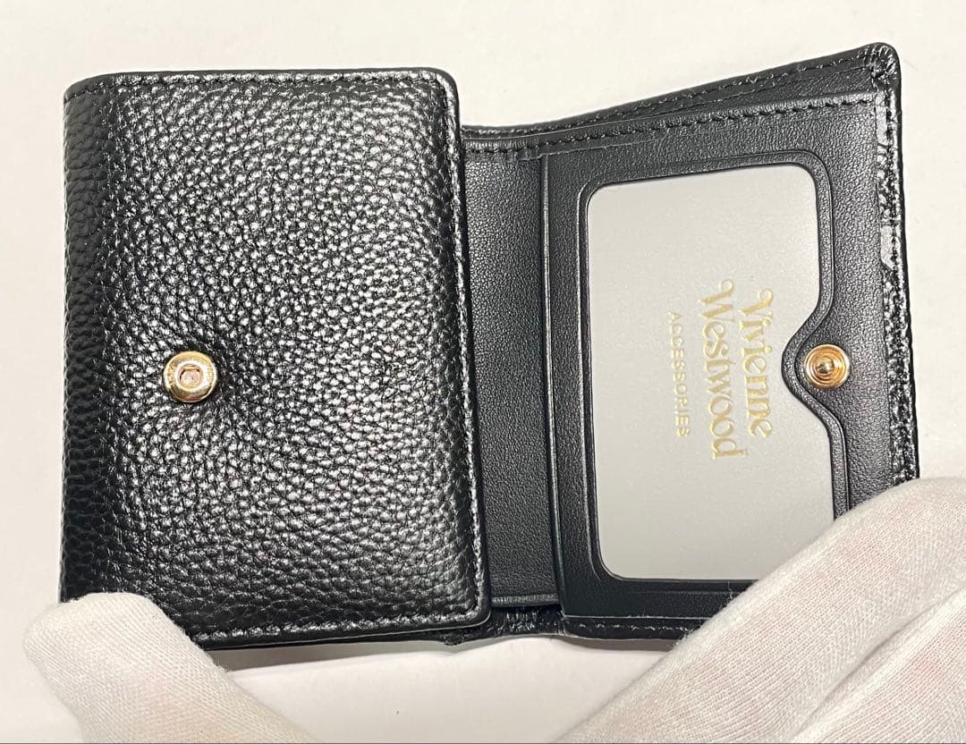 【新品】　vivienne westwood 人気商品　三つ折り財布