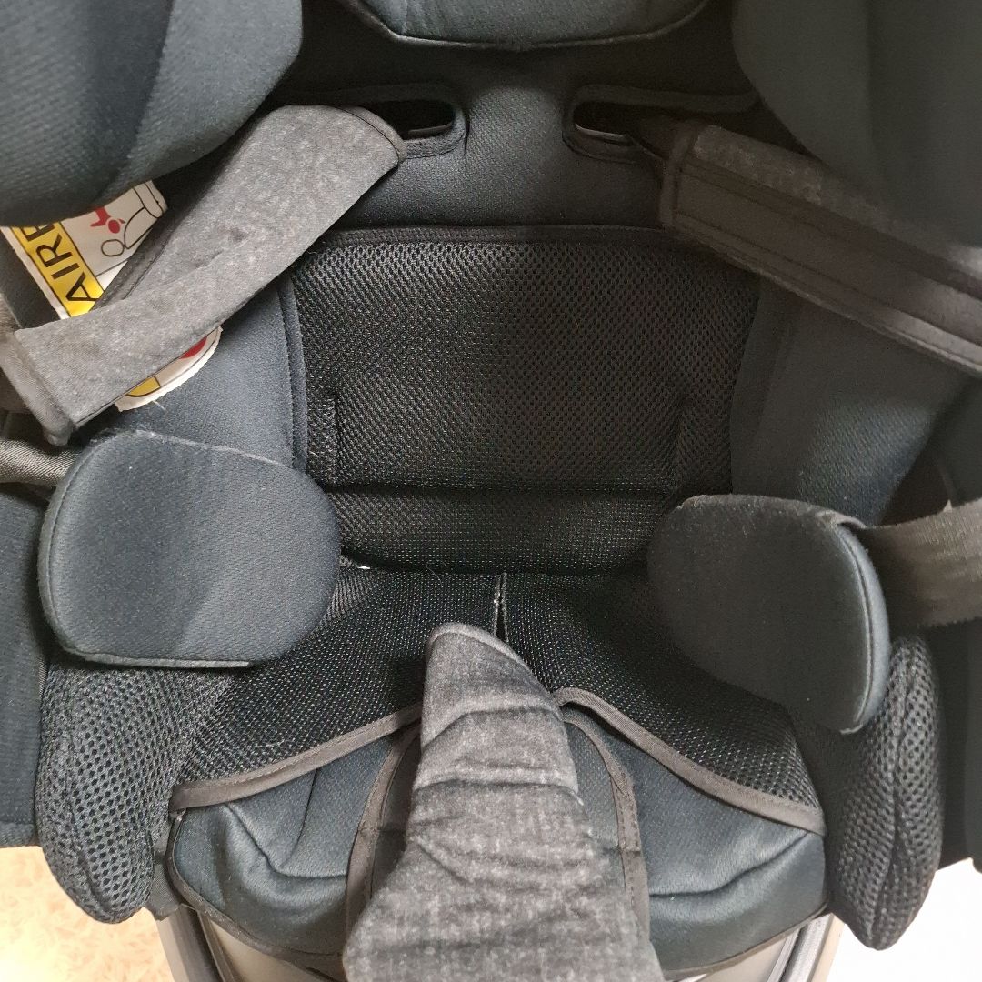 【状態良好】アップリカ フラディアグロウ ISOFIX ピュアブラック