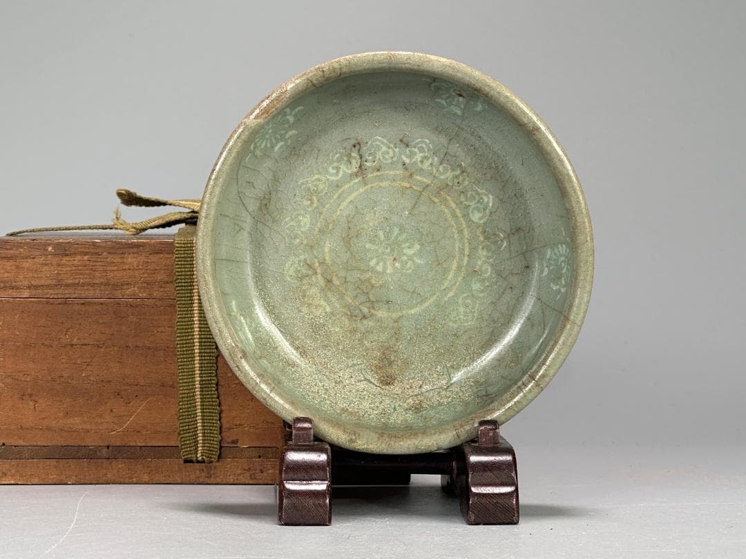 韓国　高麗　青磁　象嵌花卉文碗　鉢　朝鮮半島美術