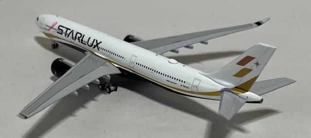 航空機・ヘリコプター STARLUX A330-900neo B-58302