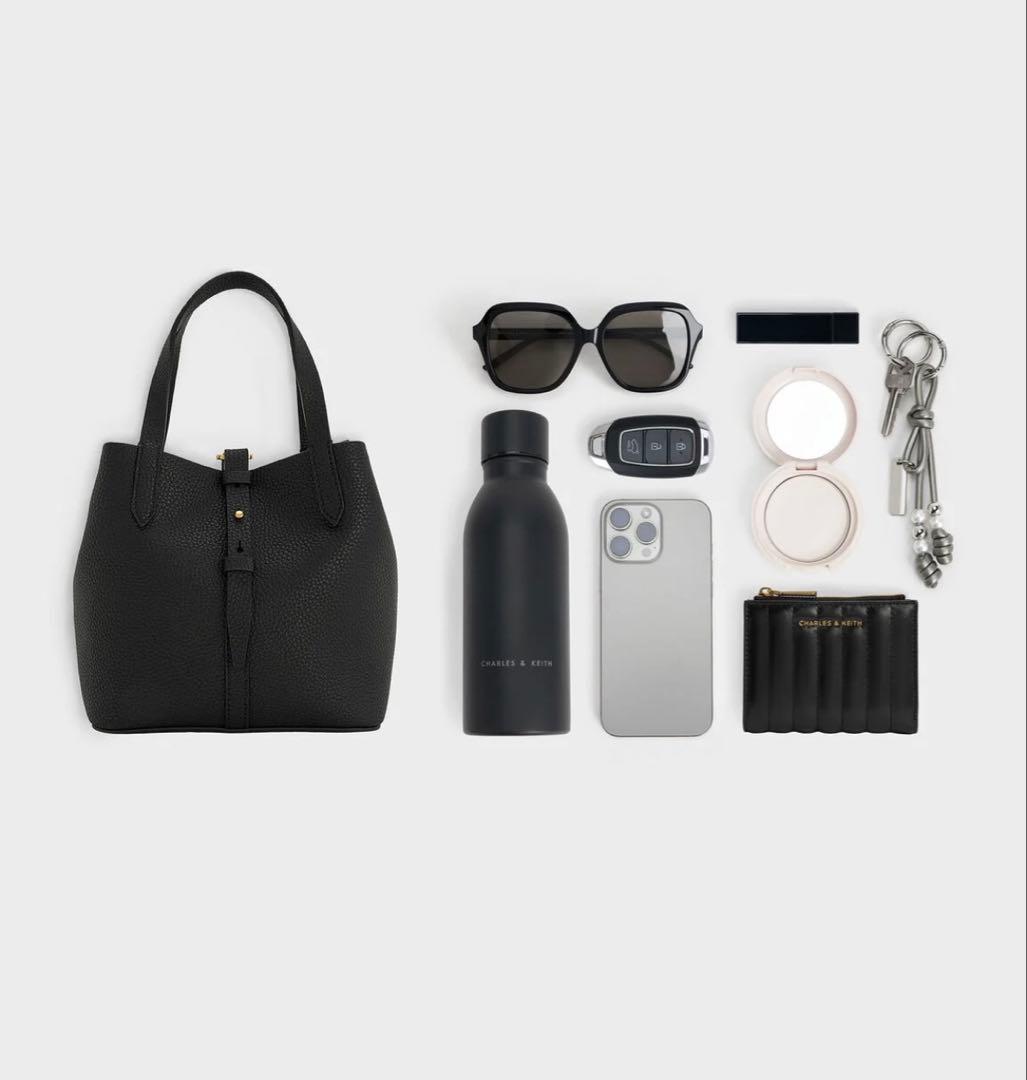 チャールズアンドキース ベリルリサイクルレザーバケツバック ブラック