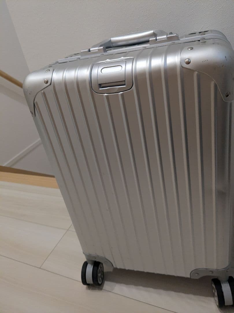 Yuweijie シルバー アルミニウム キャリーケース Sサイズ