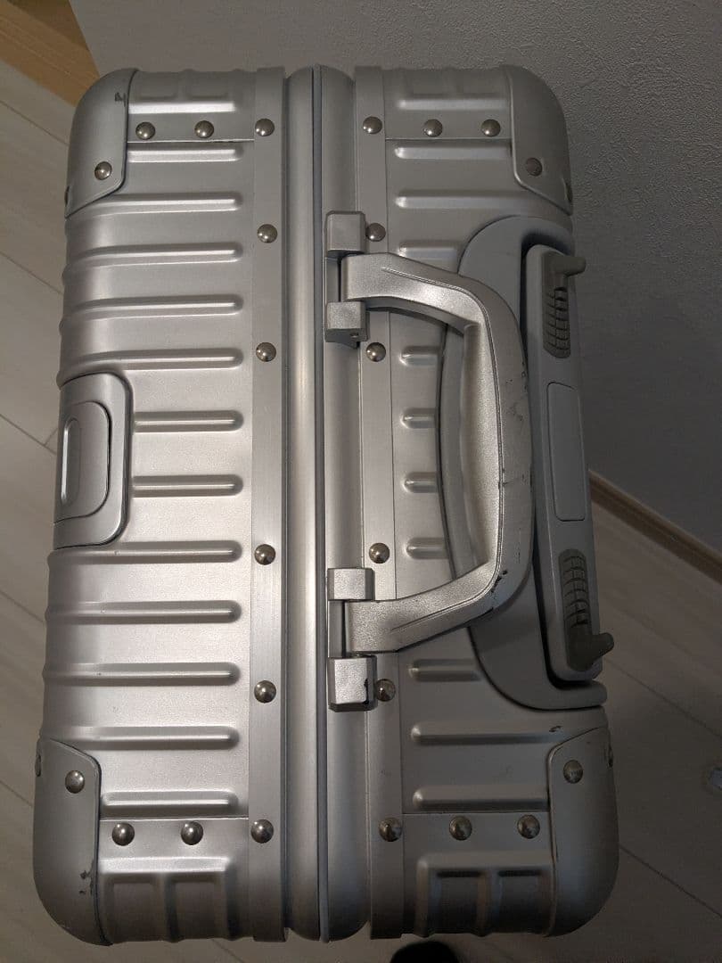 Yuweijie シルバー アルミニウム キャリーケース Sサイズ