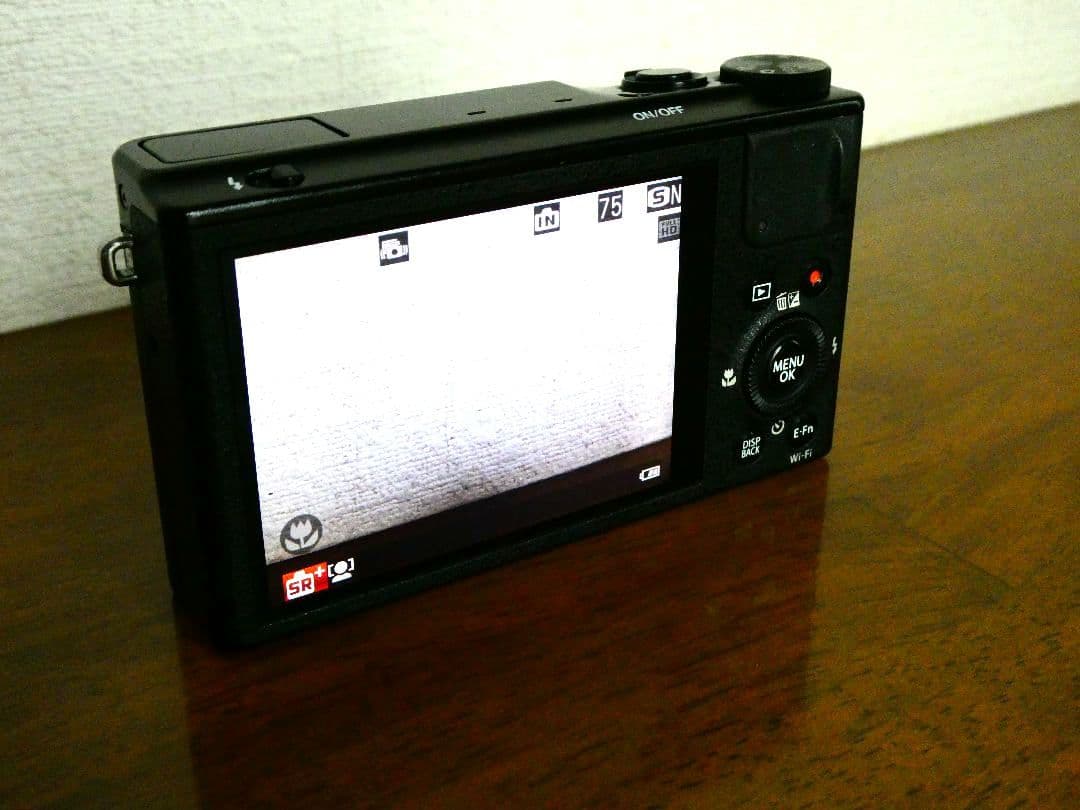 【中古完動品】フジフイルム XQ1 FUJIFILM ブラック