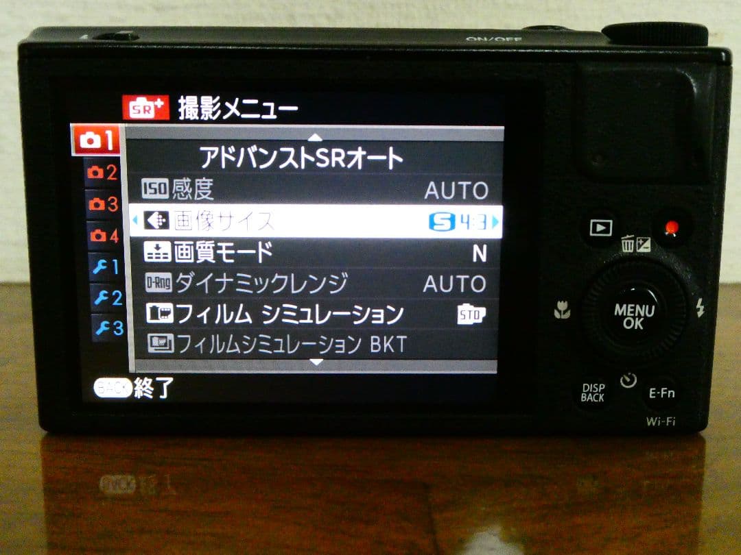 【中古完動品】フジフイルム XQ1 FUJIFILM ブラック