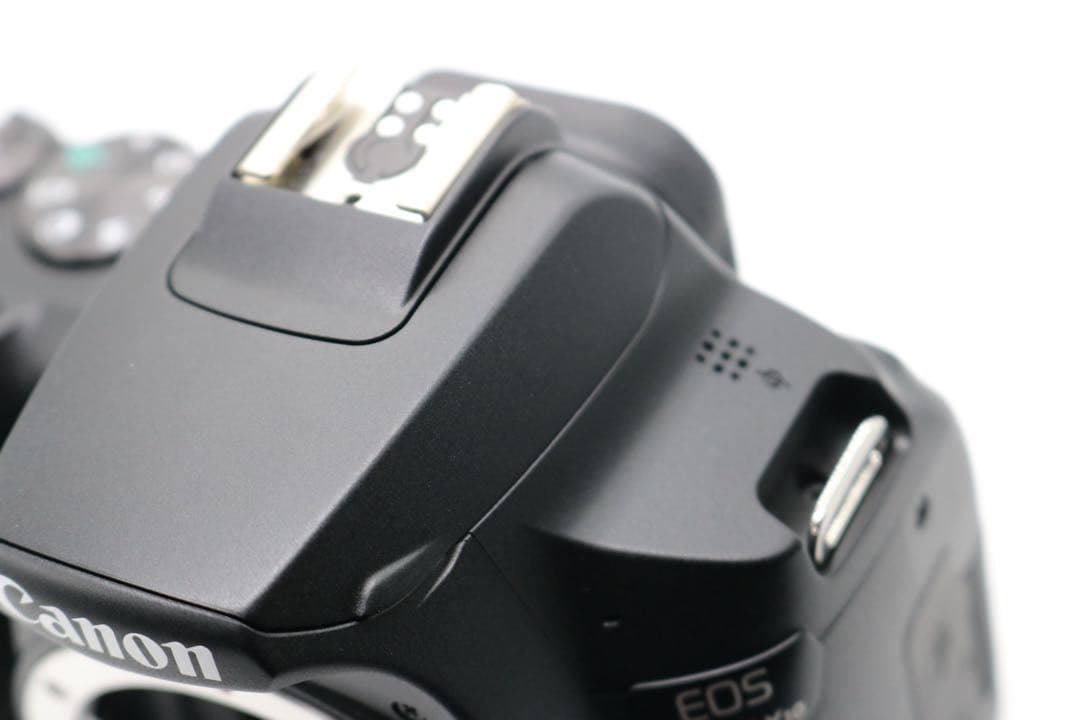 ボディ新品級 【Canon EOS Kiss X10 トリプルレンズセット】