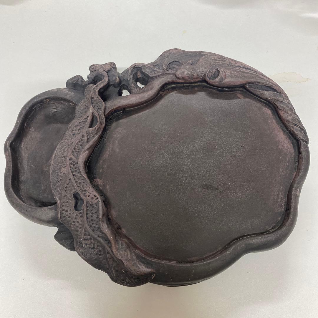 古い硯、彫刻あり