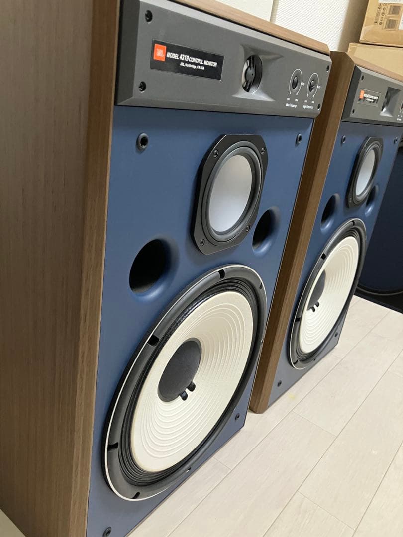 JBL4319 スピーカーペア 美品 1台目