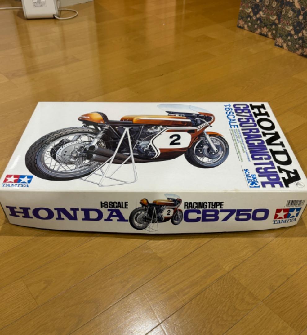 タミヤ　1/6シリーズ　HONDA CB750RACING TYPE