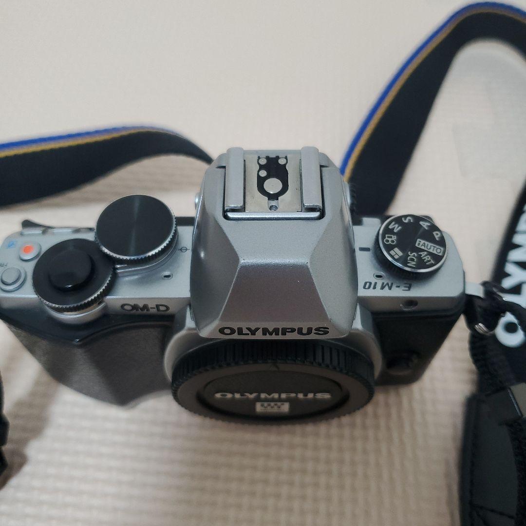 OLYMPUS OM-D E-M10 ボディ