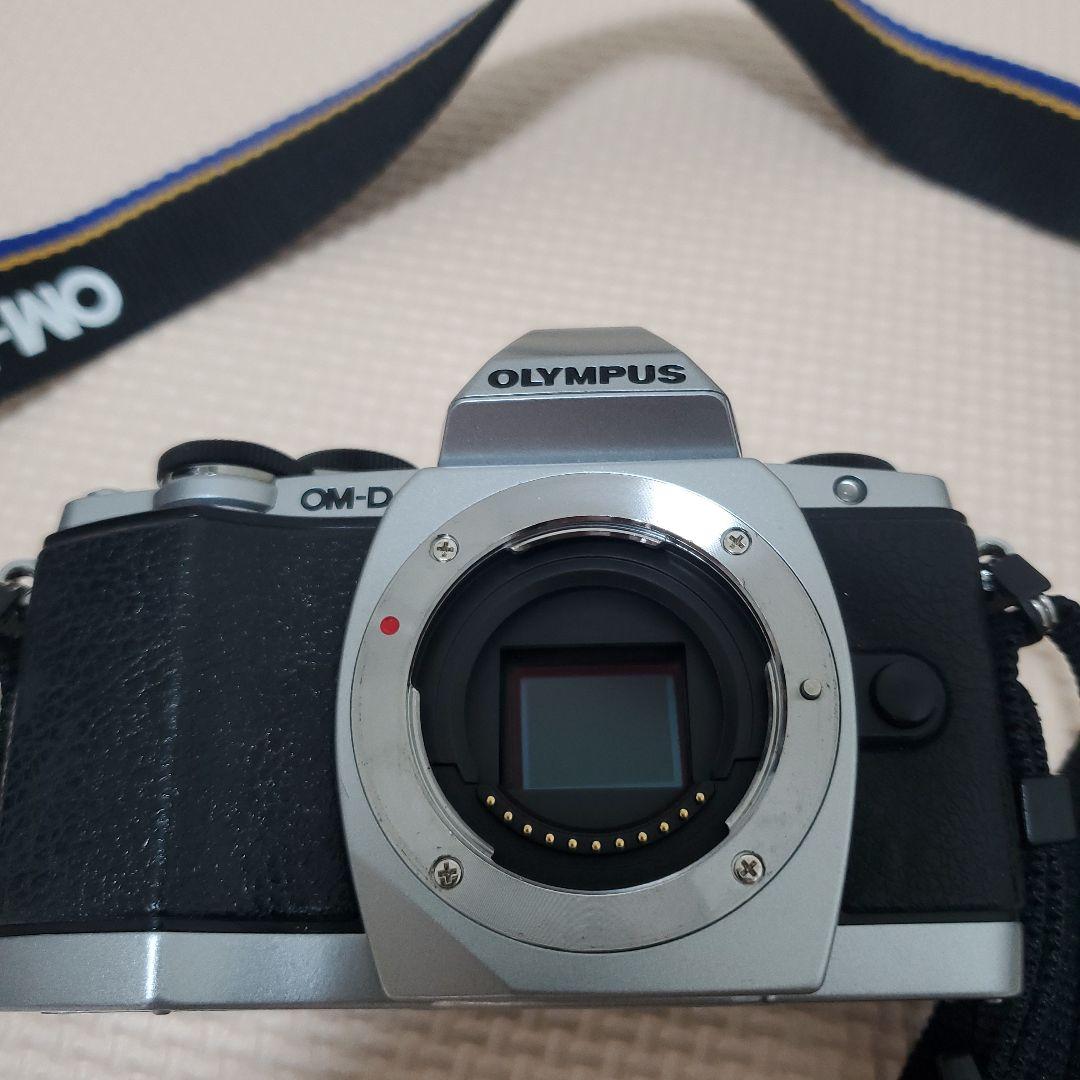 OLYMPUS OM-D E-M10 ボディ