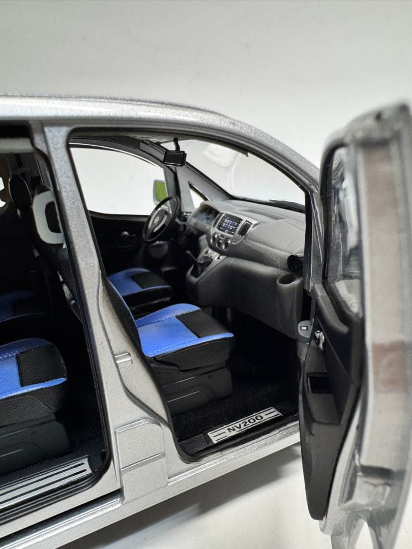 希少 1/18 日産 NV200 バネット ミニカー