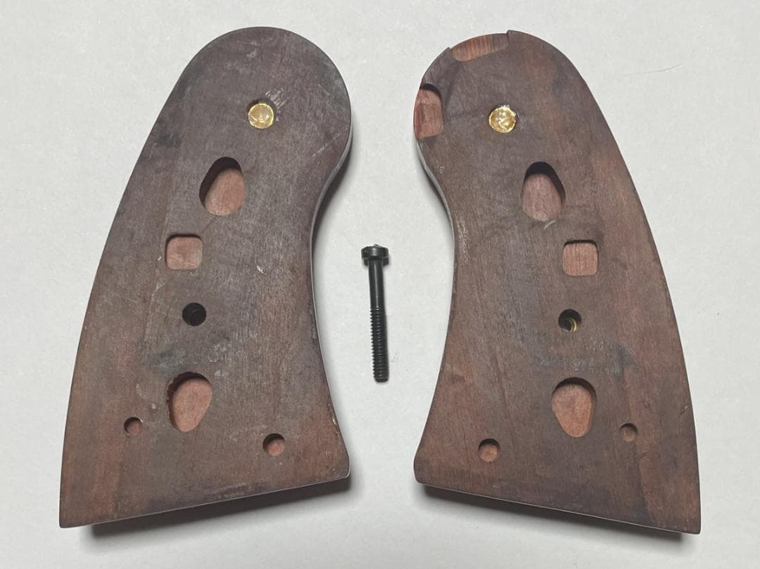 アルタモント コルトパイソン チェッカー木製グリップ