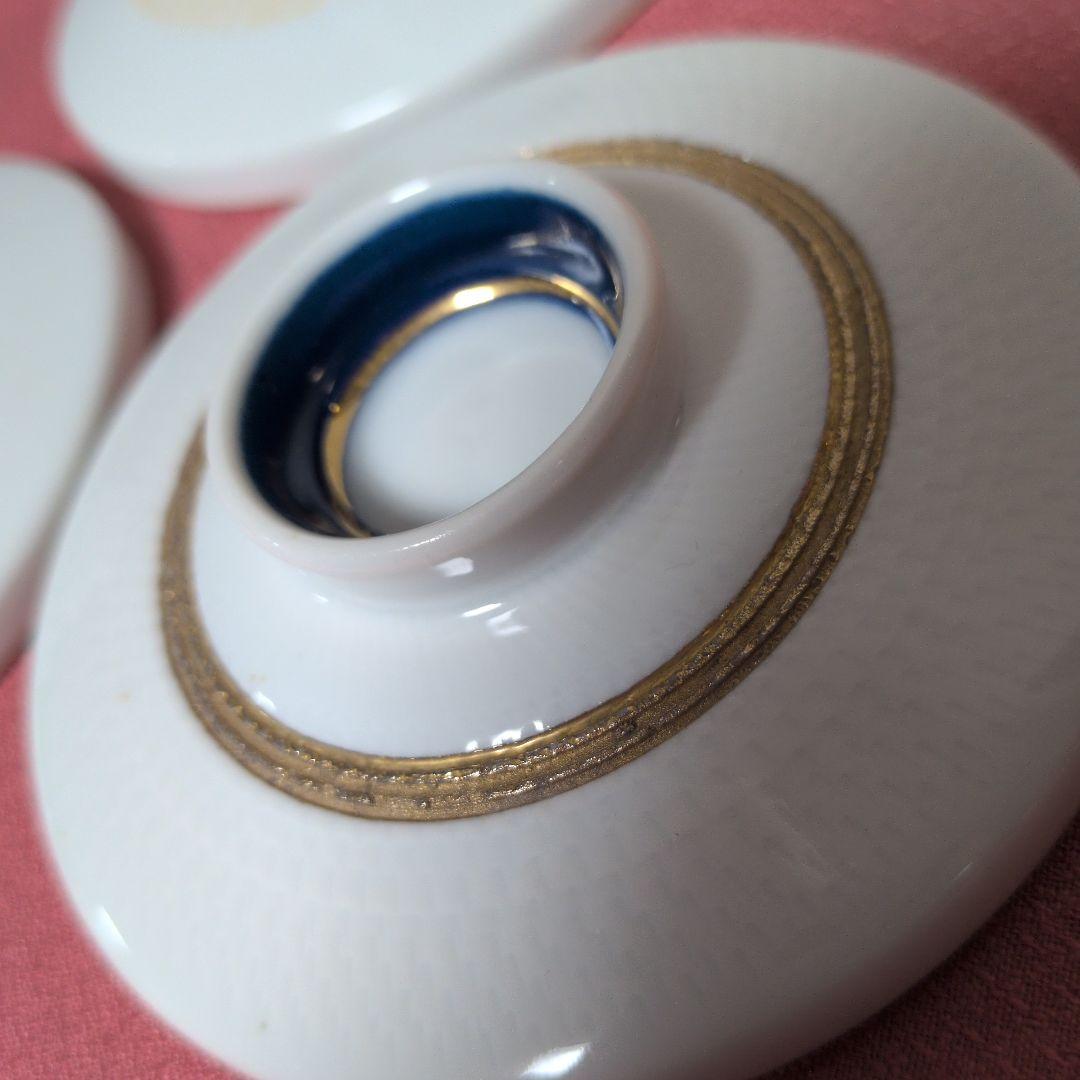 陶磁器　食器　蓋物　蓋付き碗　蒸し碗　２個（本体２個　蓋３枚）金彩　沈金　染付