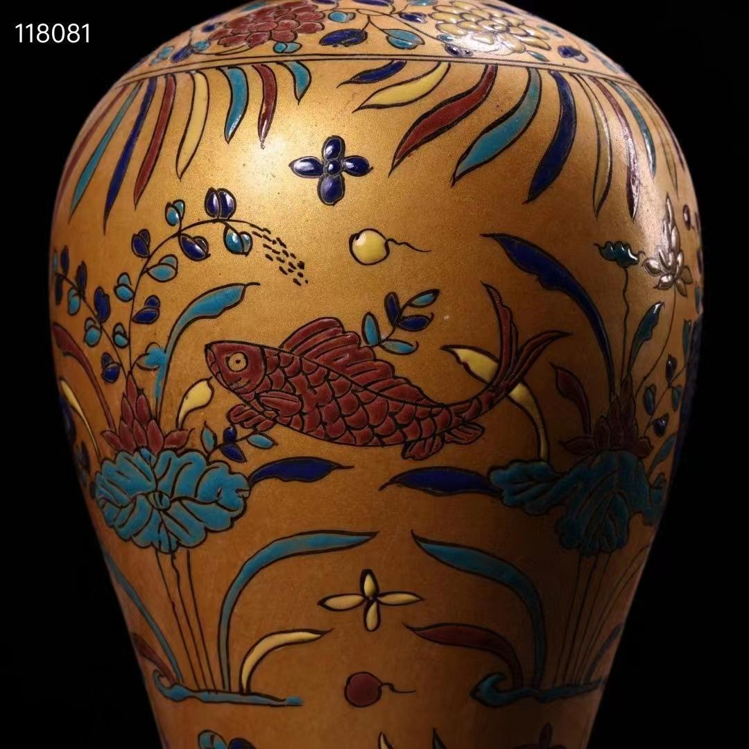 中国古美術・稀有品・純手描き金粉彩陶瓷花瓶・黑檀木箱付き・観賞瓶・文房具・時代物