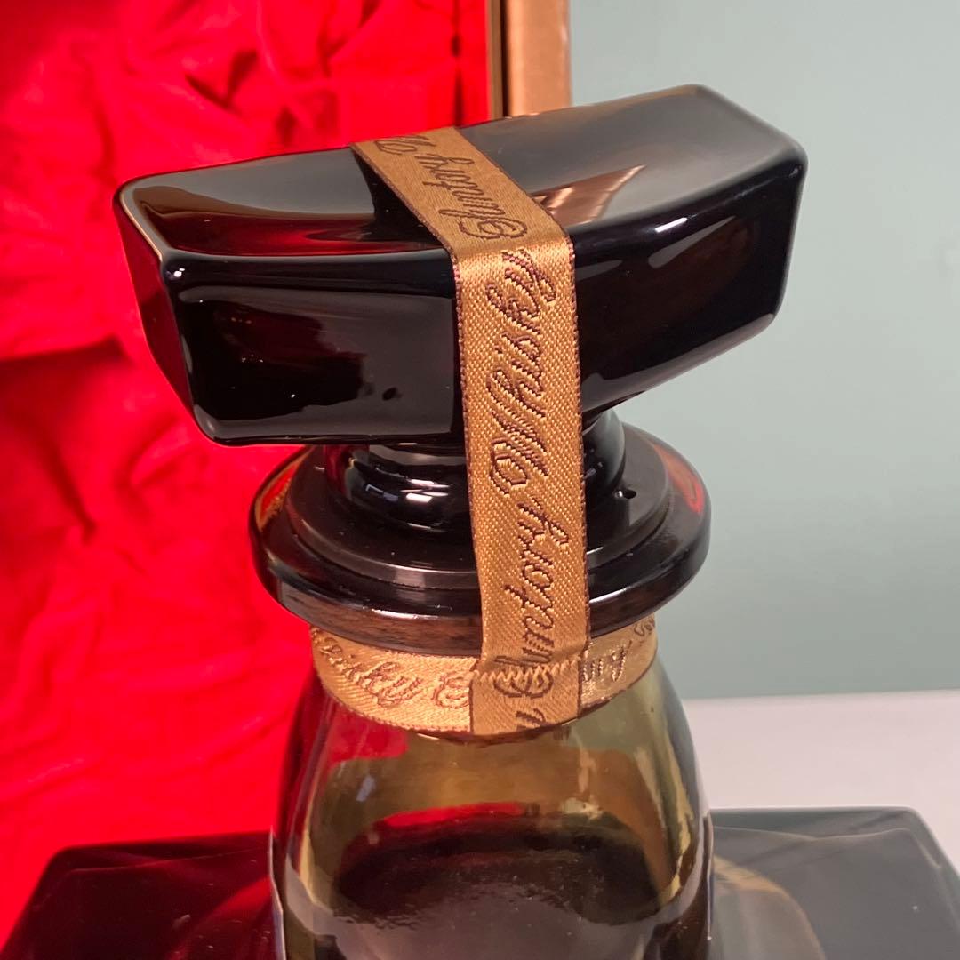 サントリーウイスキー　ローヤル　プレミアム１２年　新品　未開栓　青ラベル