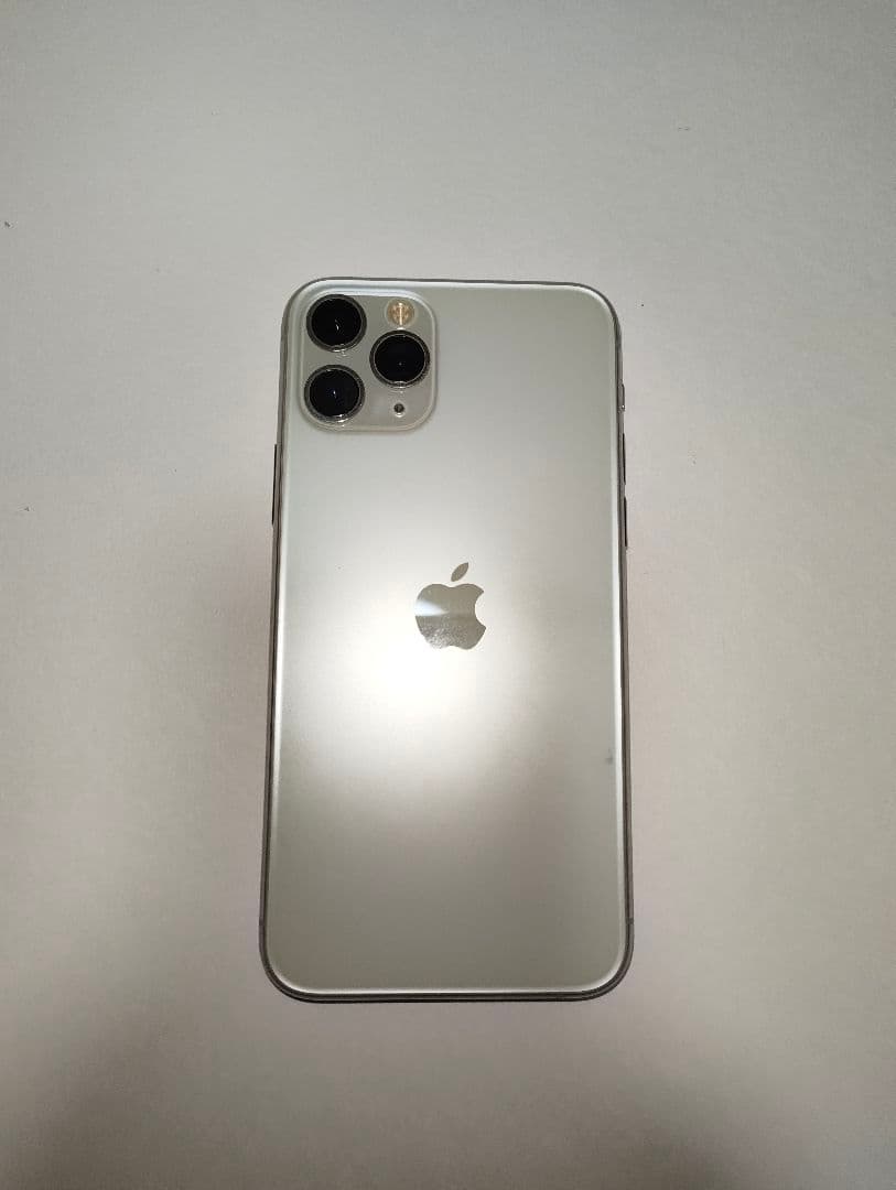 Apple iPhone 11 Pro シルバー　SIMロック解除済み