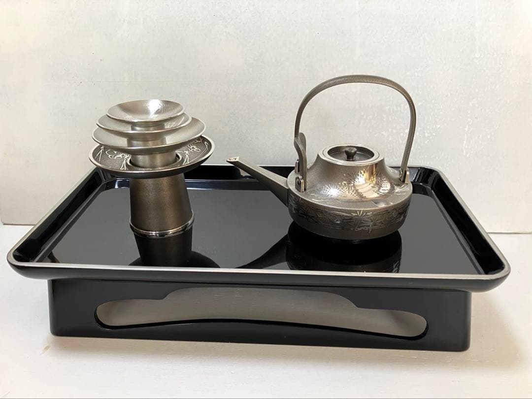 本錫製 おとそセット 松竹梅 漆塗台付き 屠蘇器