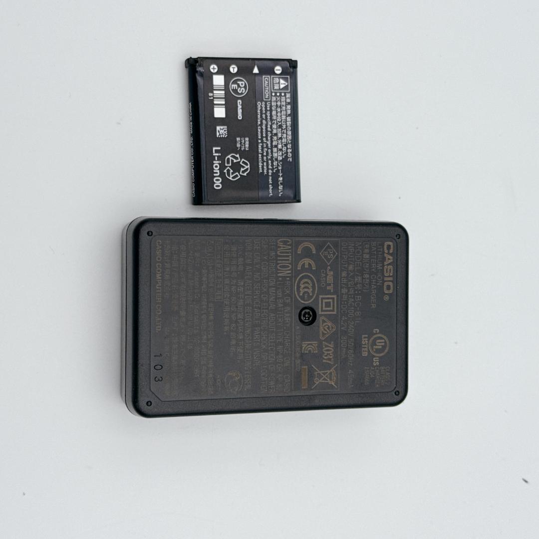 専用予約済み【美品】CASIO EXILIM EX-Z330 コンパクトデジタル