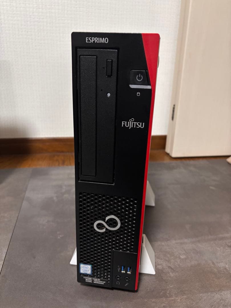 Fujitsu ESPRIMO D588/BX デスクトップPC Corei3