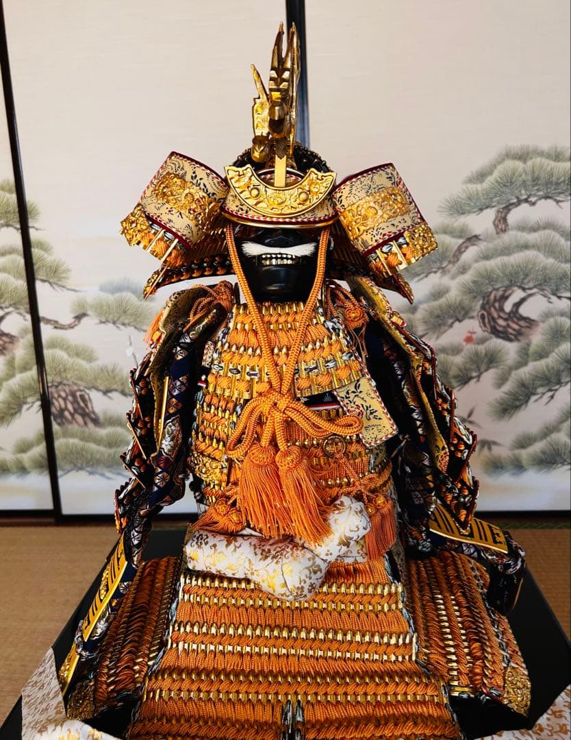 ★金箔押大鎧　伝統的な日本の武士の鎧★