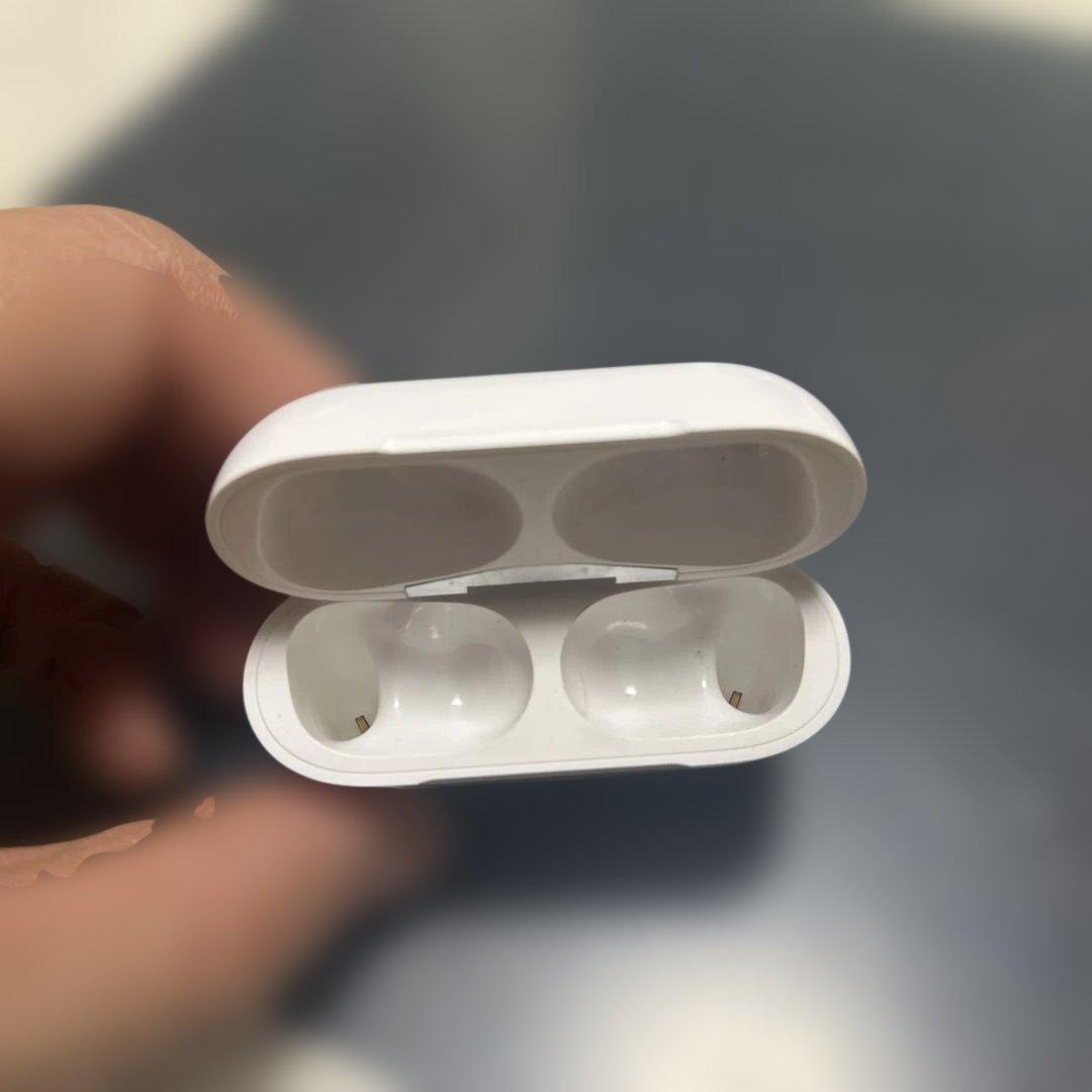 AirPodsPro2 本体 ホワイト 充電ケース付き