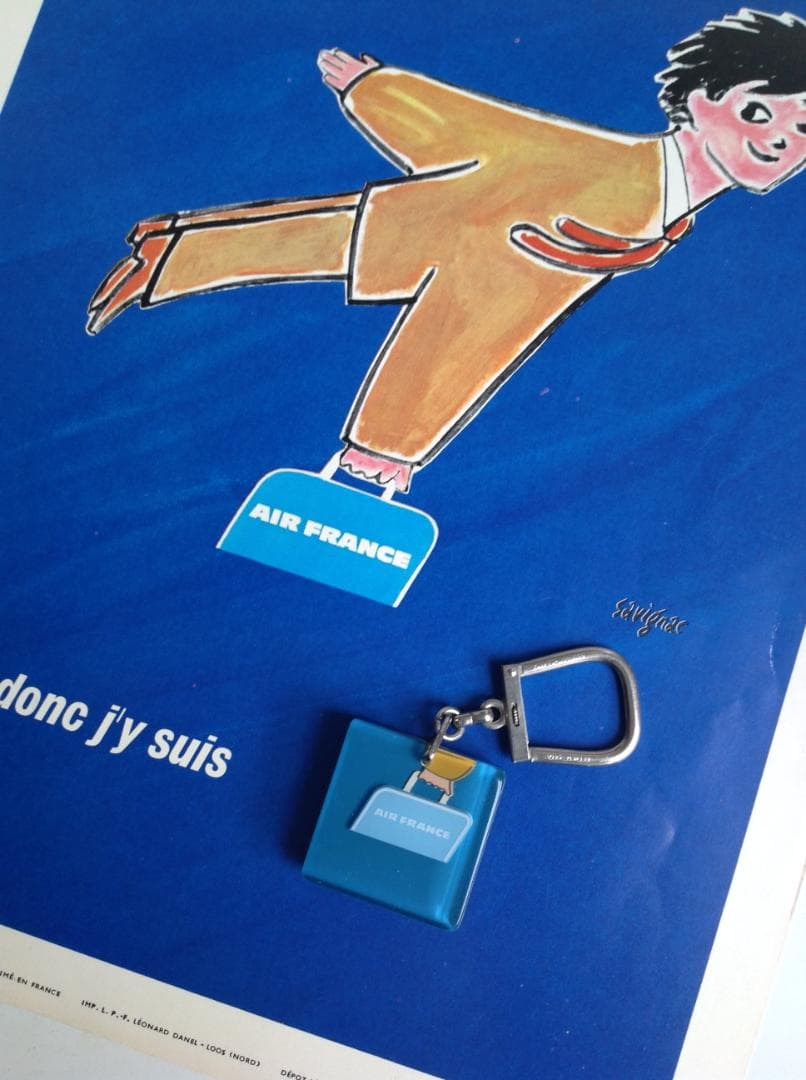 古い雑誌広告とブルボンキーホルダー　エールフランス　ブロカント　ヴィンテージ