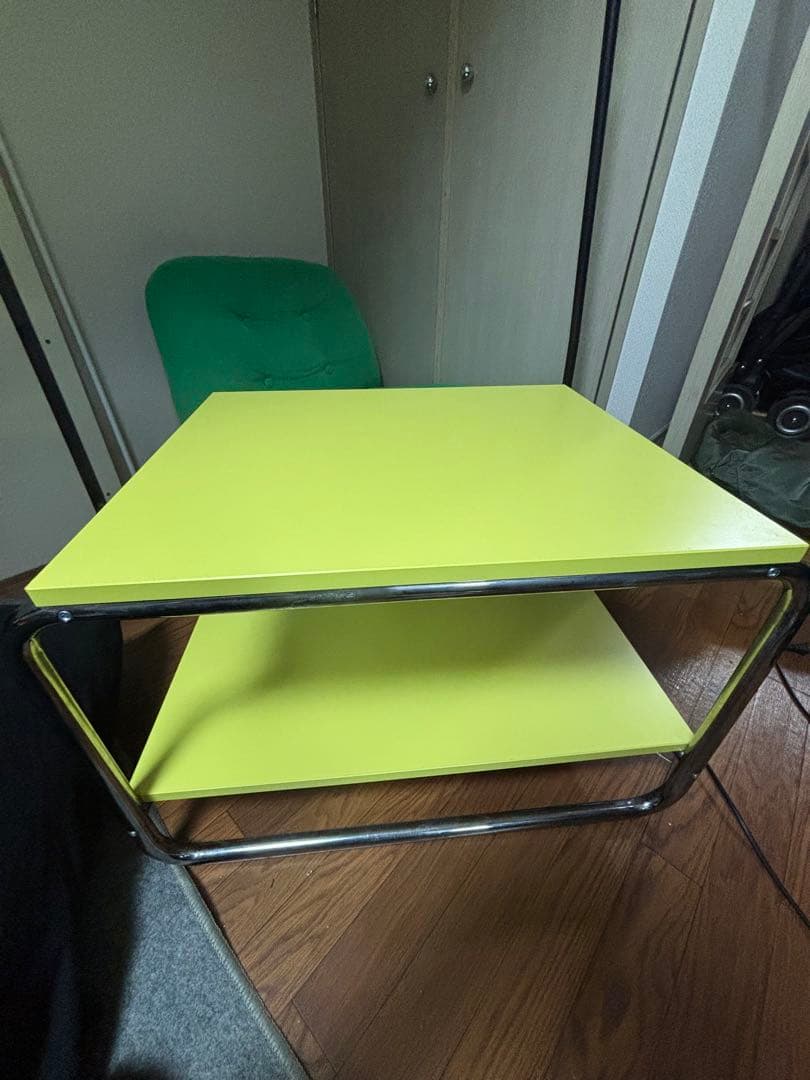 IKEA イエロー サイドテーブル　BAGGBODA