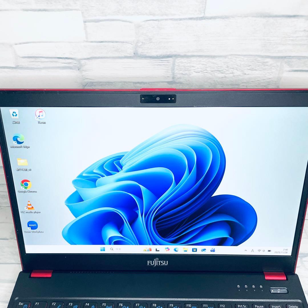 富士通 薄型軽量ノートPC core i7オフィス付　高速動作 レア おまけ付