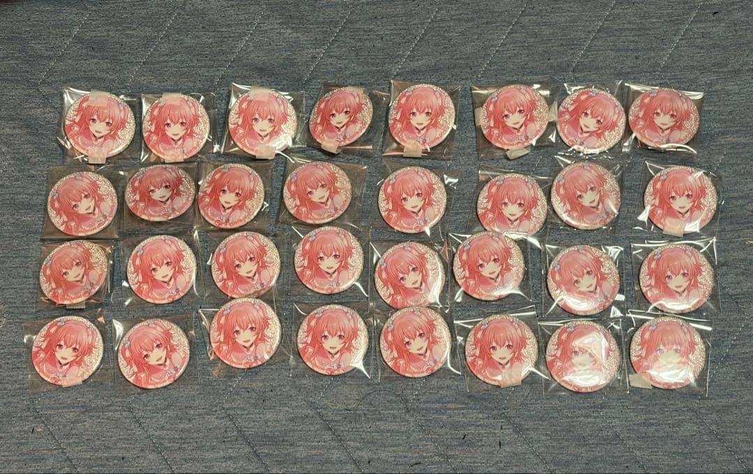 プロセカ　桃井愛莉サンリオコラボ缶バッジ32個