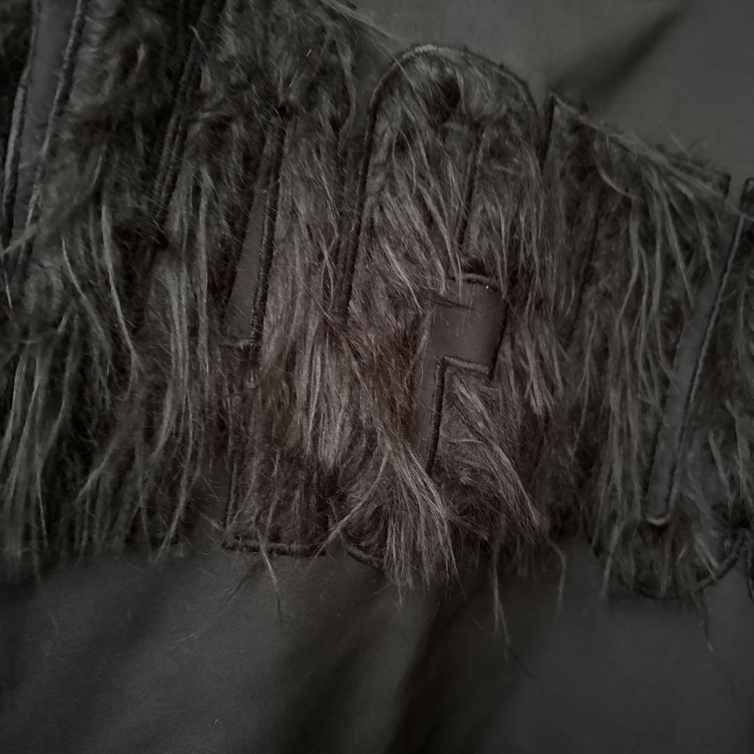 【マダラニンゲン 3rd collection 黒色の嬲り 】ファーカットソー