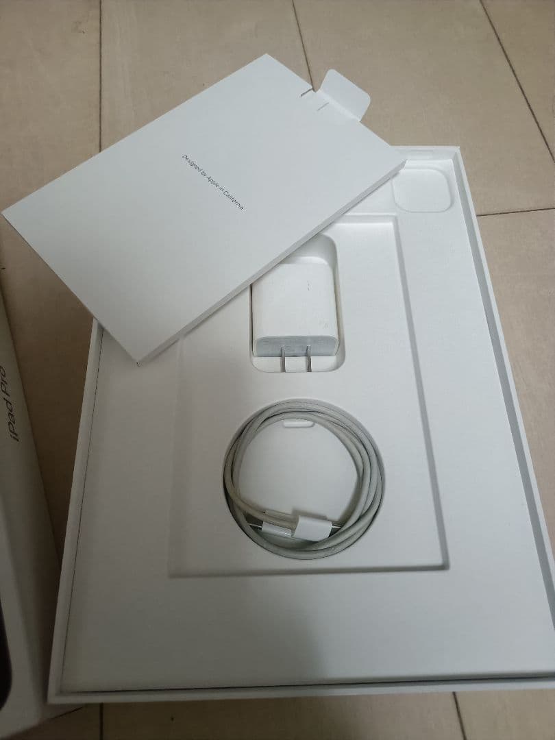 iPadPro11インチ第2世代 128GB wifi＋Cellularモデル