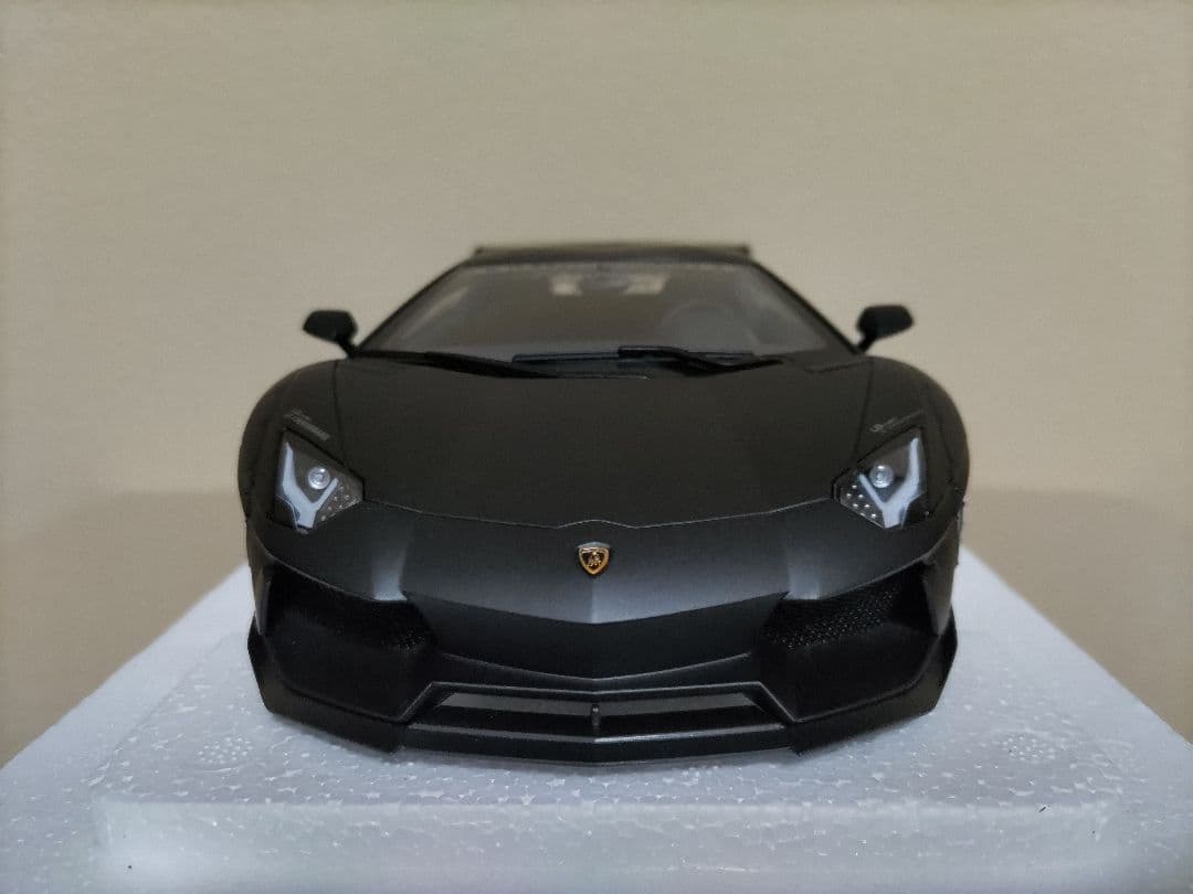 オートアート　Lamborghini　AVENTADOR