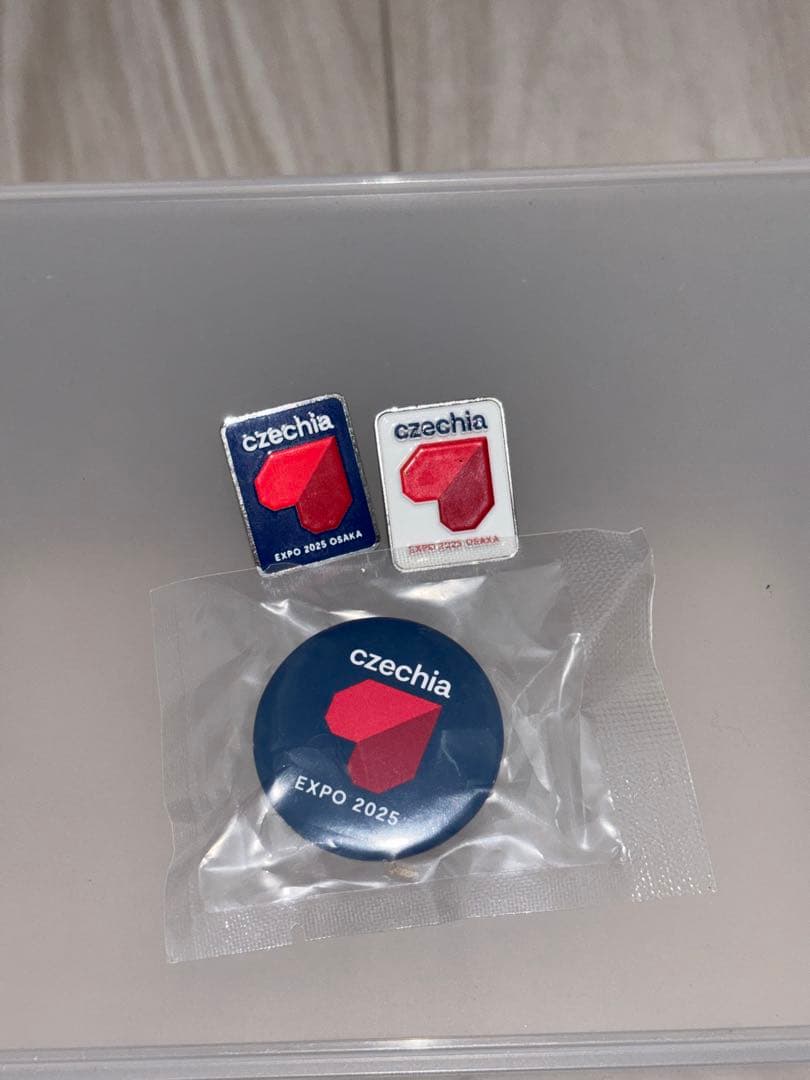 万博　チェコ館　非売品ピンバッジセット