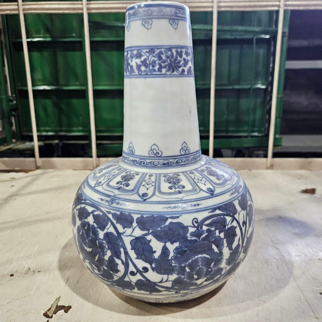 中国 青花 花卉長頸瓶　AT675