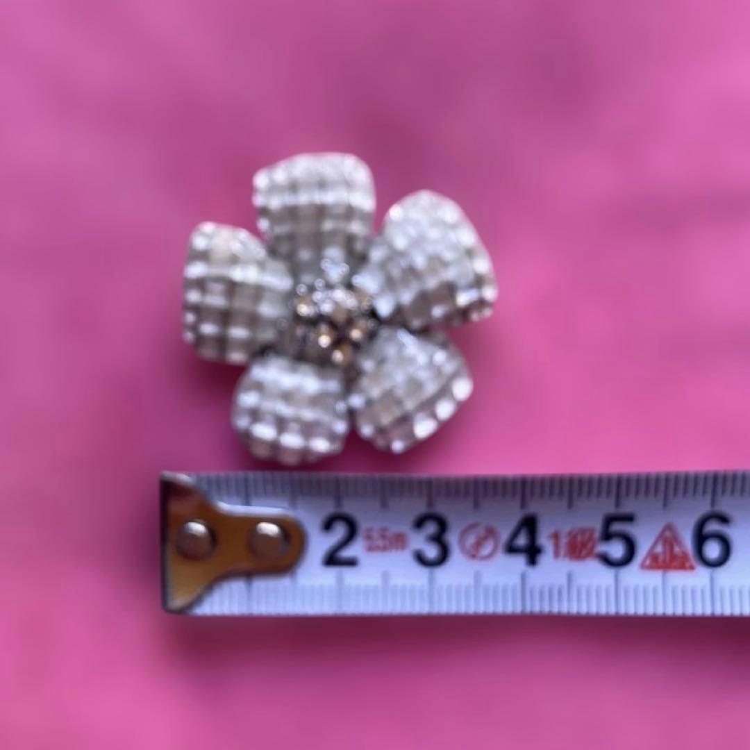 フォクシー　ブローチ　フラワーブローチ　花　白