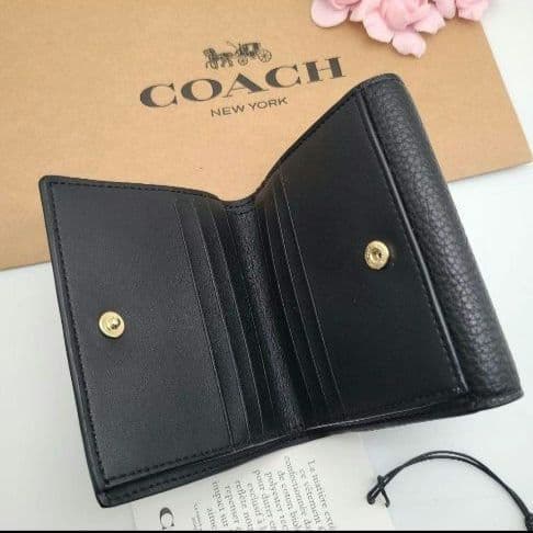 COACH　折り財布　スナップ開閉　新品　正規品