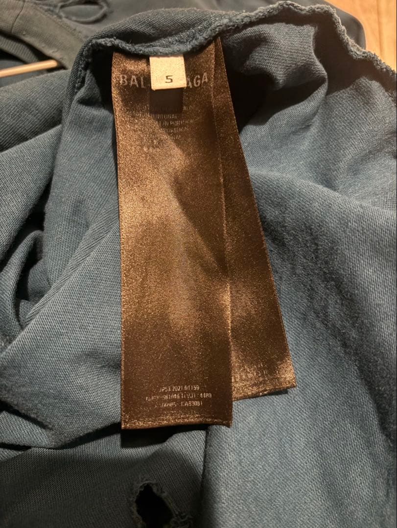 おぱんちゅ出品BALENCIAGA Tシャツ