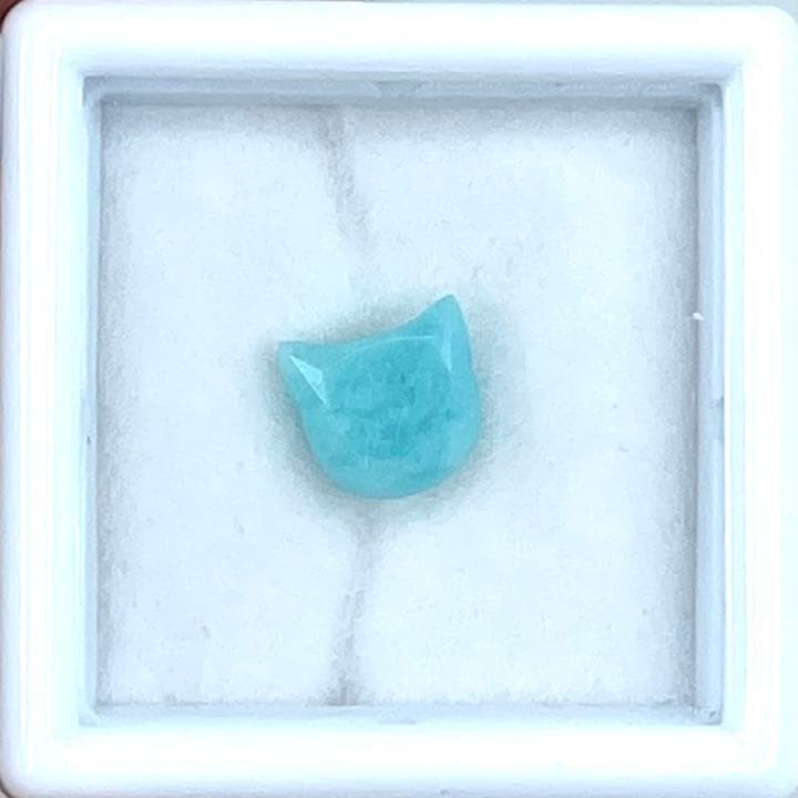 宝石ルース 【とても可愛いネコちゃんカット】希少なアマゾナイト1.42カラット！