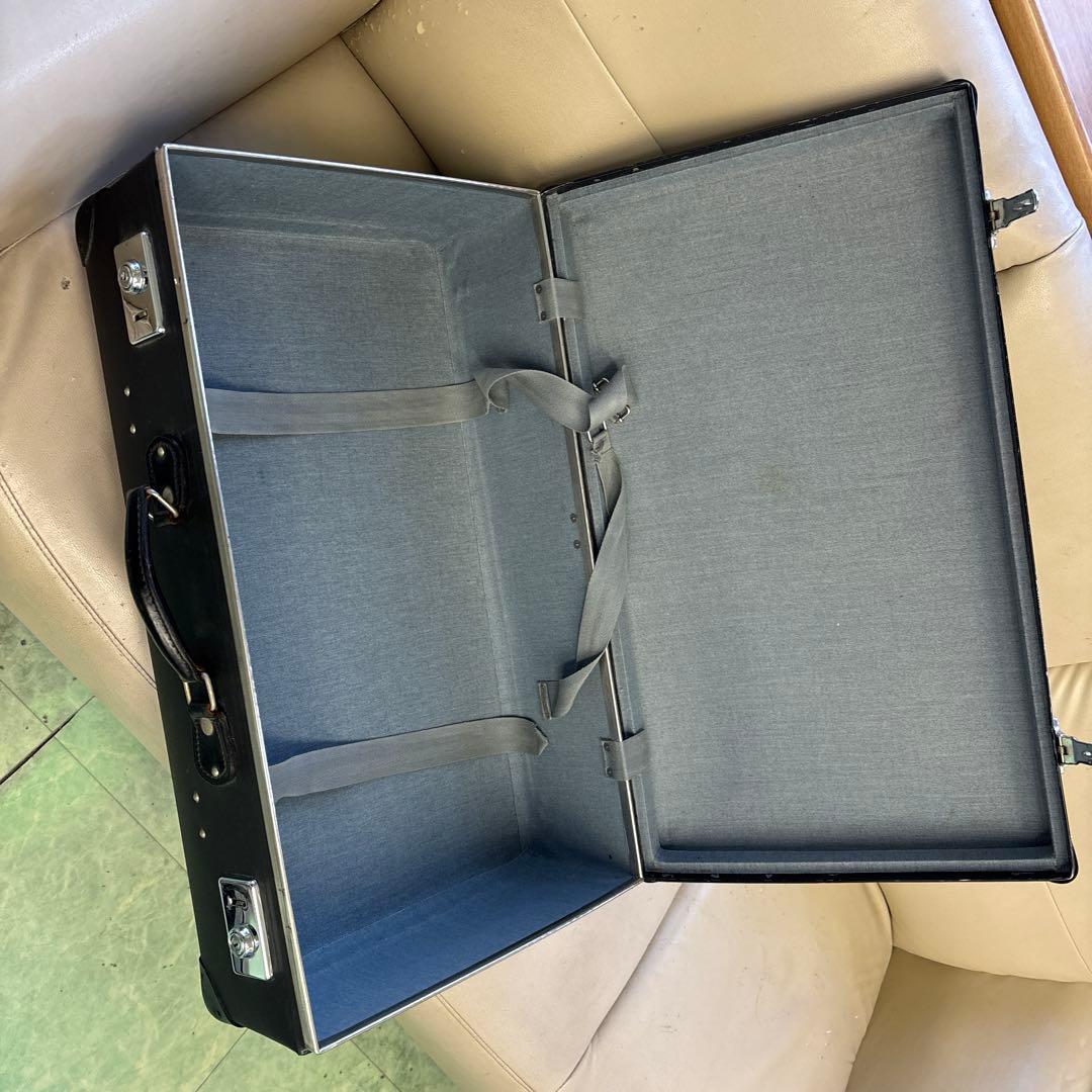 グローブトロッター、スーツケース