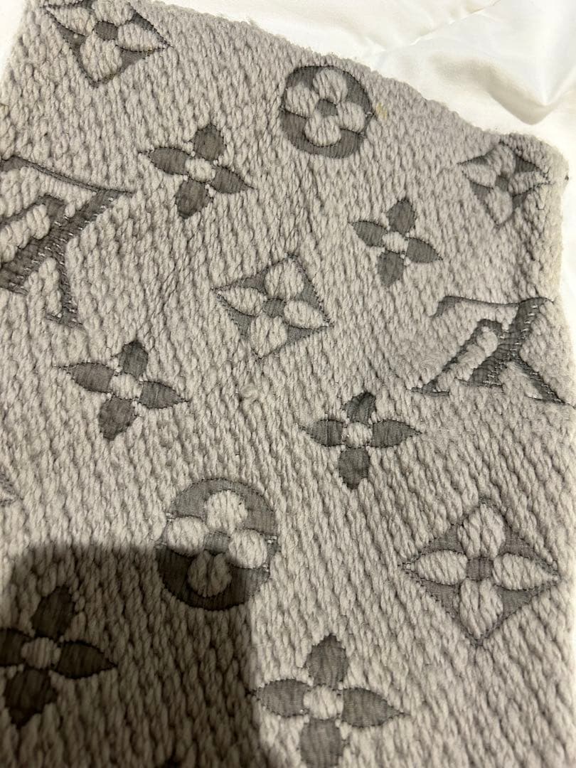 LOUIS VUITTON エシャルプロゴマニア　マフラー グレー