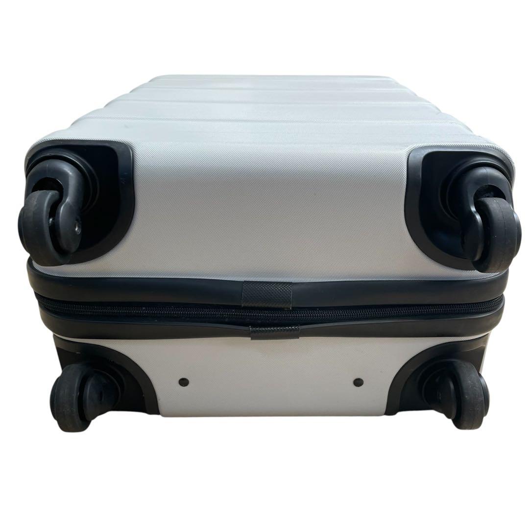 無印良品 バーを自由に調節できる ハード キャリケース 36L 機内持ち込み